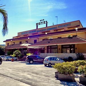 Hotel Ristorante Belvedere Caserta Exterior photo