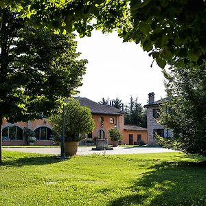 Relais Cascina Scottina Pension Cadeo Exterior photo