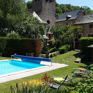 Logis Hotel Restaurant L'Auberge Du Chateau Muret-le-Château Exterior photo