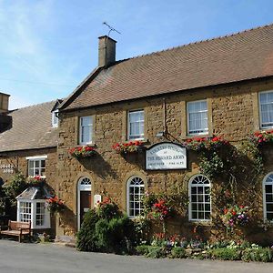 The Howard Arms Hotel Illmington Exterior photo