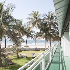 Bungalow Beach Hotel Serrekunda Exterior photo