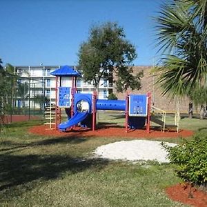 Howard Johnson Inn Kissimmee Heritage Park Exterior photo