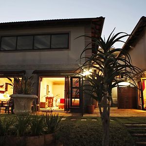 Aloes No.21 Bed and Breakfast Amanzimtoti Exterior photo