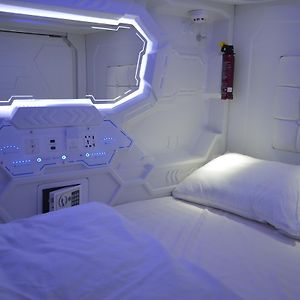 Capsule Hotel Zodiac Vladivostok Exterior photo