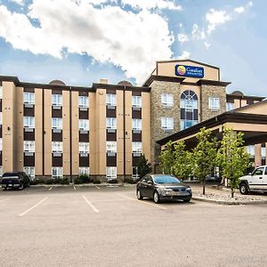 Comfort Inn & Suites Fort Saskatchewan Exterior photo