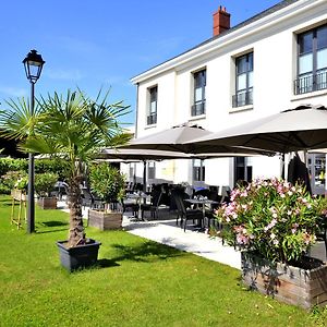 Auberge Du Chateau Bleu Tremblay-en-France Exterior photo