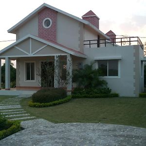 Aakriti Ns71 Villa Bhopal Exterior photo