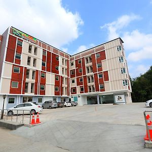 Triple Trees Hotel Pathum Thani Exterior photo