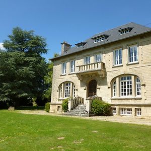 La Chambre Au Chateau Bed and Breakfast Pernant Exterior photo