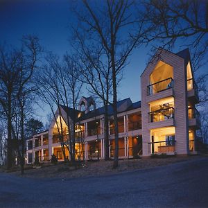 Iris Inn & Cabins Waynesboro Exterior photo