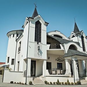 Hotel And Restaurant Velure Moekatsjeve Exterior photo