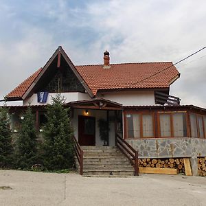 Pensiunea Taverna Bucium Hotel Iasi Exterior photo