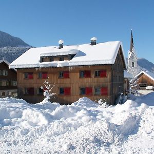 Gasthof Taube Hotel Bizau Exterior photo