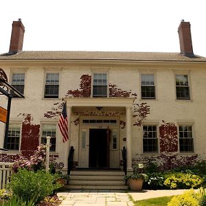 Butler House Bed and Breakfast Stowe Exterior photo