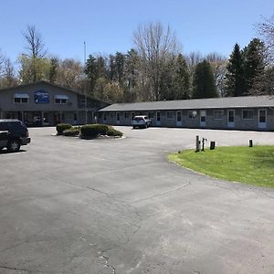 Marinette Inn Exterior photo