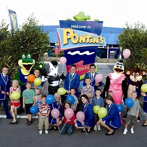 Pontins-Southport Holiday Park Hotel Exterior photo