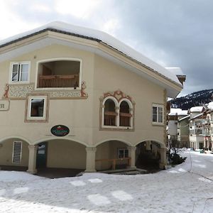 Heffley Boutique Inn Sun Peaks Exterior photo