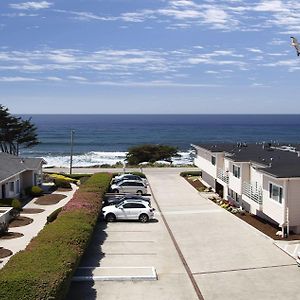 Cambria Landing Inn And Suites Exterior photo