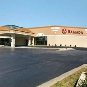 Ramada Moline Hotel East Moline Exterior photo