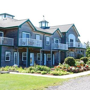 Ned'S Landing At Spry Point Hotel Little Pond Exterior photo