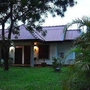 Vista Bnb Joes Habarana Village Sigiriya Exterior photo