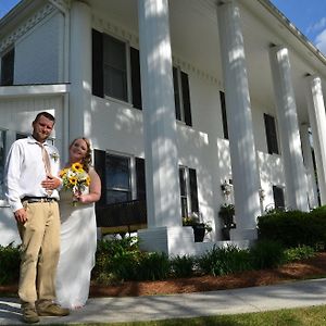 Stone Mountain Manor Bed and Breakfast Exterior photo