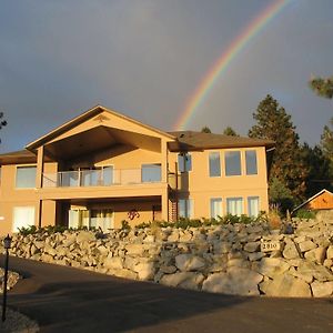 Above Naramata Bed & Breakfast Bed and Breakfast Exterior photo