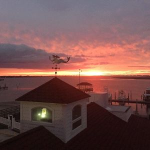 Tavern On The Bay Resort Somers Point Exterior photo