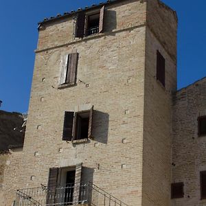 La Torre Di Kelly - Kelly'S Tower Appartement Carassai Exterior photo