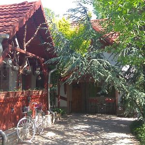 Mendei Vendeghaz Hotel Exterior photo