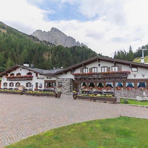 Malga Ces Hotel San Martino Di Castrozza Exterior photo