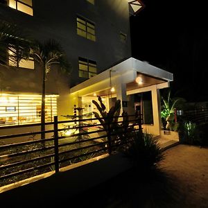 Ariston Dhangethi Inn Exterior photo