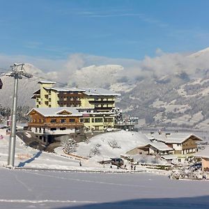 Hotel Waldfriede - Der Logenplatz Im Zillertal Fügen Exterior photo