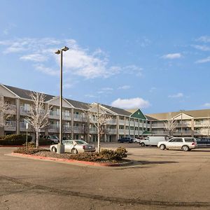 Hometowne Studios By Red Roof Denver - Airport/Aurora Exterior photo