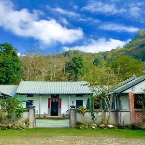 Yellow Stone M.V. Bed and Breakfast Sanyi Exterior photo