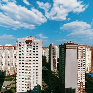 Apartments Near Osokorky Station Kiev Exterior photo