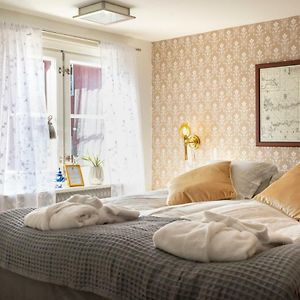 Fregatten Bed & Breakfast Bed and Breakfast Karlskrona Exterior photo