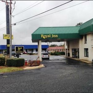 Royal Inn Columbia/Fort Jackson Exterior photo