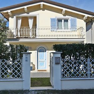 Le Camere Del Soleado Marina di Pietrasanta Exterior photo