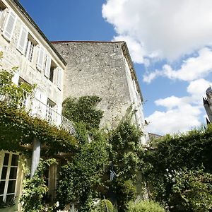 La Porte Rouge Chambres Dhotes Saintes Exterior photo