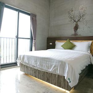 Tree House Appartement Hualien Exterior photo