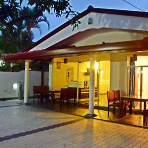 Swan White Villa Wadduwa Exterior photo