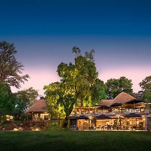 Stanley & Livingstone At Victoria Falls Hotel Exterior photo