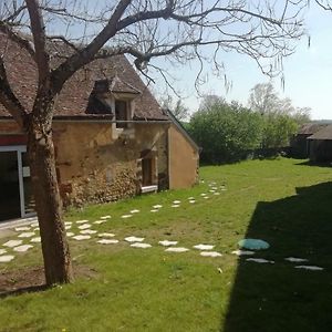 L'Auberge De Treigny Hostel Exterior photo