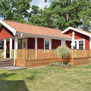 Awesome Home In Loettorp With Kitchen Exterior photo