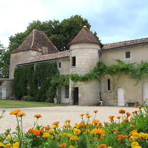 Chateau De La Tour Du Breuil Bed and Breakfast Le Breuil  Exterior photo