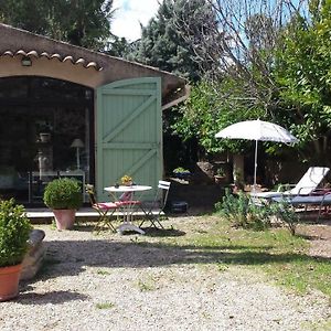 L'Oustalet Appartement La Tour-dʼAigues Exterior photo