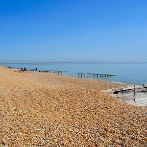 LUXURY BEACHFRONT OUTSTANDING 2 bedroom APARTMENT WTA-toernooi van WTA-toernooi van Eastbourne Exterior photo