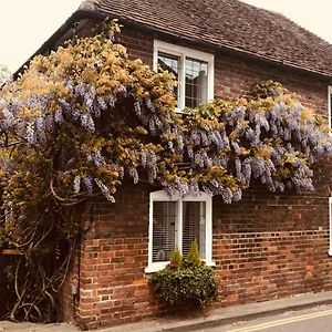 Wisteria Cottage Gravesend Exterior photo