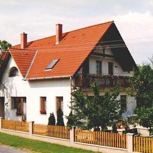 Zsuzsa Panzio Bed and Breakfast Balatonfüred Exterior photo